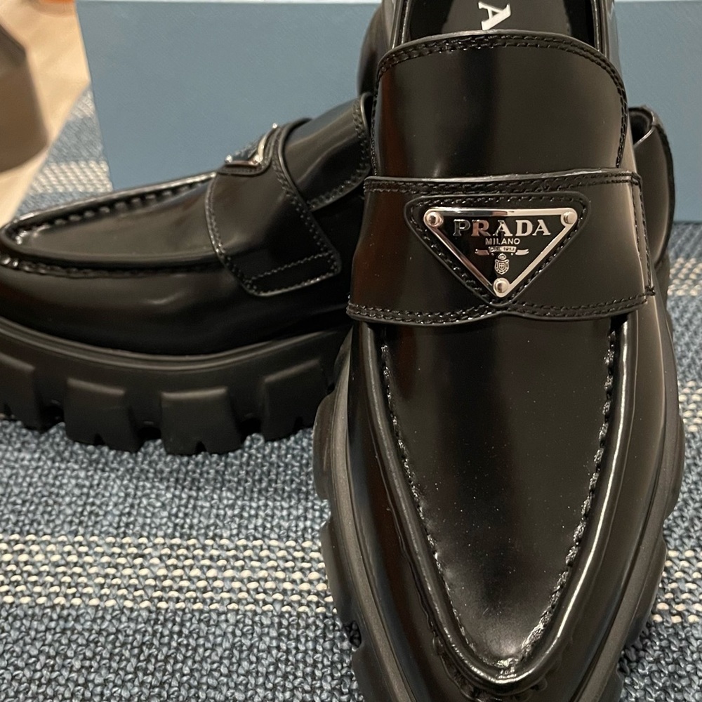 Women’s size 10 loafers